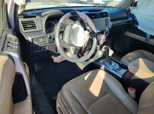 JTEKU5JR8M5865844 2021 TOYOTA 4RUNNER White Առջևի վահանակի տեսք