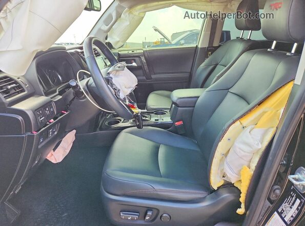 JTELU5JRXP6177587 2023 TOYOTA 4RUNNER Black Widok wnętrza z przodu