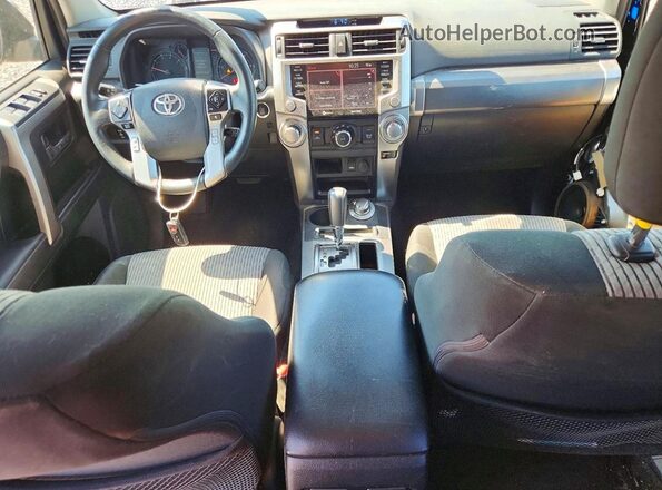 JTEMU5JR0M5948144 2021 TOYOTA 4RUNNER Серый Вид панели приборов