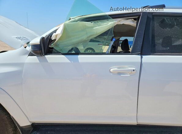 JTEMU5JR0R6249596 2024 TOYOTA 4RUNNER White Սալոնի դիմացի տեսք