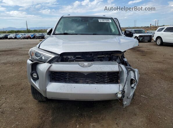 JTEMU5JR1P6143056 2023 TOYOTA 4RUNNER Silver Вид спереду