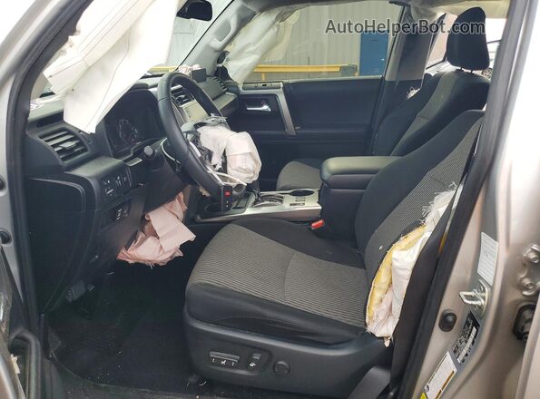 JTEMU5JR1P6143056 2023 TOYOTA 4RUNNER Silver Вид салону спереду