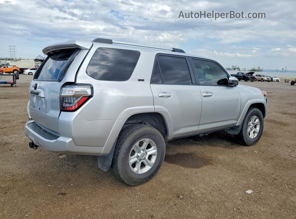 JTEMU5JR1P6143056 2023 TOYOTA 4RUNNER Silver Задня права чверть