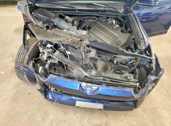 JTEMU5JR1R6286334 2024 TOYOTA 4RUNNER Blue Շարժիչի բաժամունքի տեսք