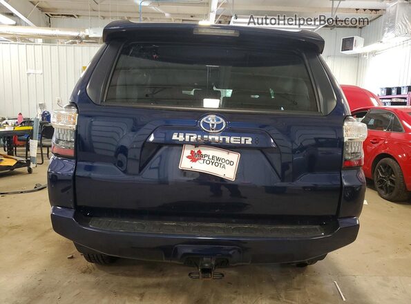 JTEMU5JR1R6286334 2024 TOYOTA 4RUNNER Blue Հետևի տեսք