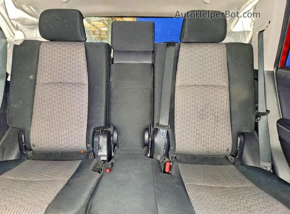 JTEMU5JR3P6127022 2023 TOYOTA 4RUNNER Red Widok tylnych siedzeń