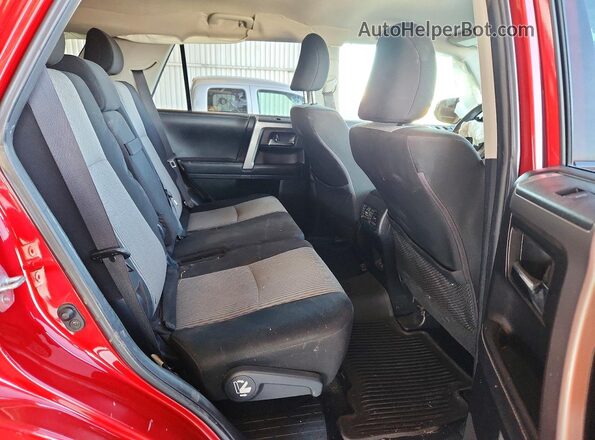 JTEMU5JR4M5882942 2021 TOYOTA 4RUNNER Red უკანა სალონის ხედი
