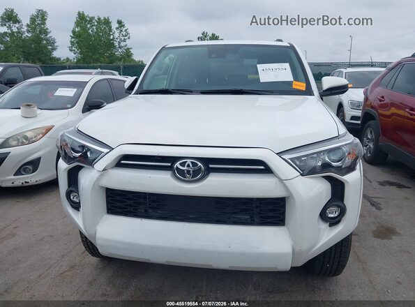JTEMU5JR4R6293178 2024 TOYOTA 4RUNNER White Instrument cluster view