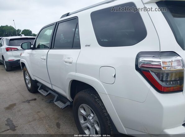 JTEMU5JR4R6293178 2024 TOYOTA 4RUNNER White 360 interior view