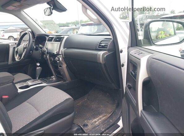 JTEMU5JR4R6293178 2024 TOYOTA 4RUNNER White Front interior view