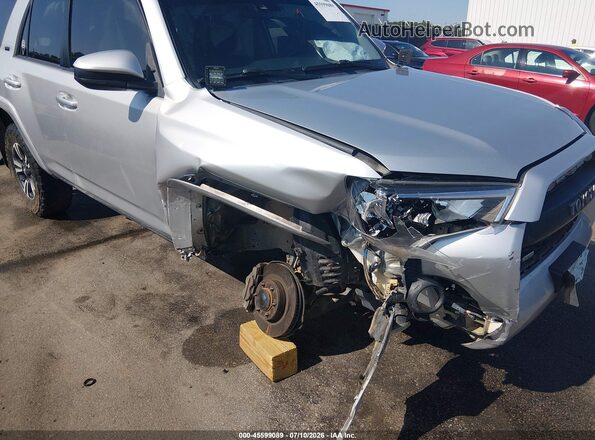 JTEMU5JR6M5900471 2021 TOYOTA 4RUNNER Серебряный Вид спереди