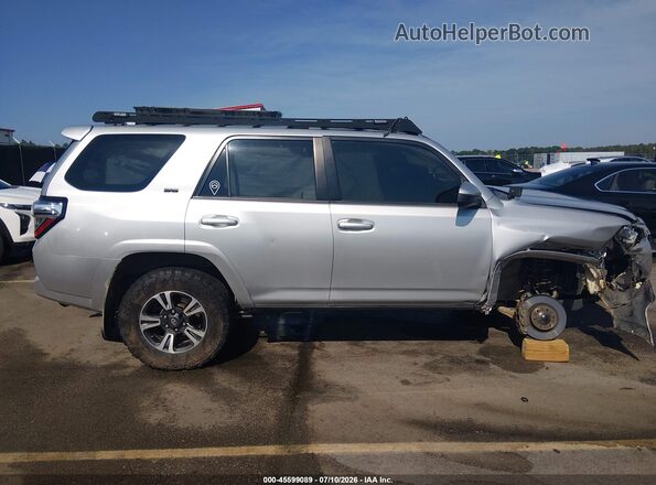 JTEMU5JR6M5900471 2021 TOYOTA 4RUNNER Серебряный Вид задней части салона