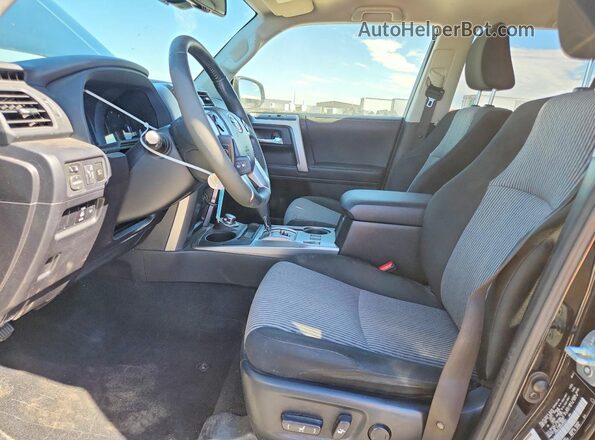 JTEMU5JR6N5975267 2022 TOYOTA 4RUNNER Charcoal Widok wnętrza z przodu