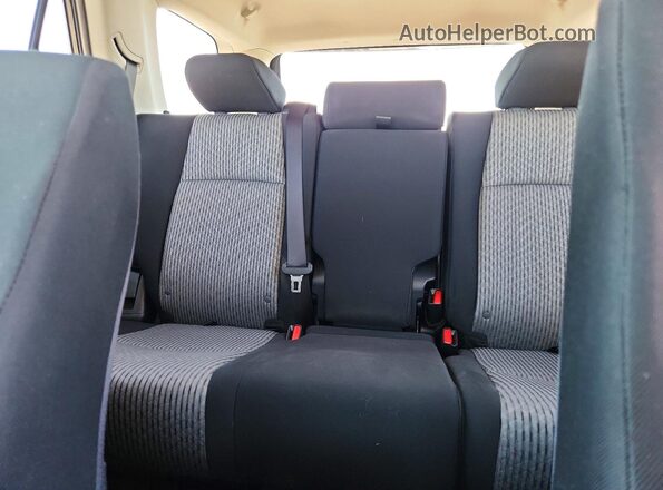 JTEMU5JR6N5975267 2022 TOYOTA 4RUNNER Charcoal Widok tylnych siedzeń