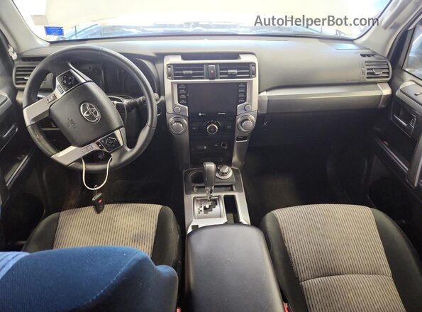 JTEMU5JR6N6063202 2022 TOYOTA 4RUNNER Silver წინა პანელის ხედი