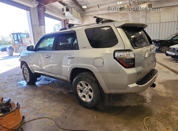 JTEMU5JR6N6063202 2022 TOYOTA 4RUNNER Silver უკანა მარცხენა