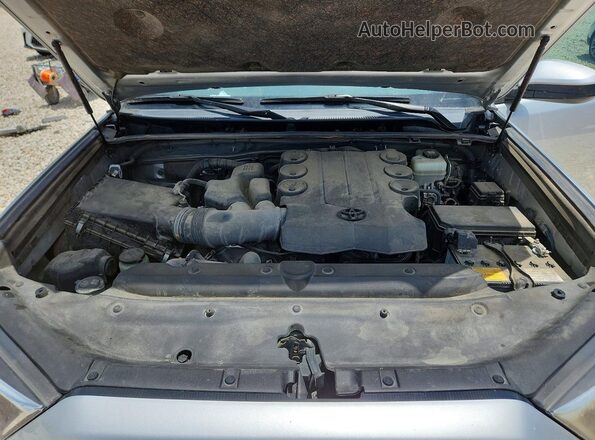 JTEMU5JR7N6009116 2022 TOYOTA 4RUNNER Silver უკანა სალონის ხედი