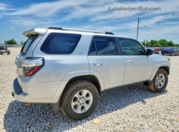 JTEMU5JR7N6009116 2022 TOYOTA 4RUNNER Silver უკანა მარჯვენა
