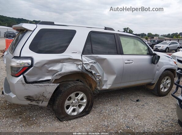 JTEMU5JR8R6242086 2024 TOYOTA 4RUNNER Silver ხელსაწყოთა პანელის ხედი