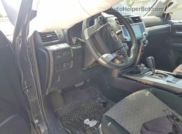 JTEMU5JR8R6266436 2024 TOYOTA 4RUNNER Black Առջևի վահանակի տեսք