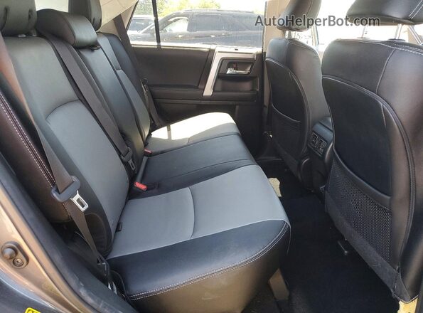 JTENU5JR1N6068280 2022 TOYOTA 4RUNNER Gray Widok wnętrza z tyłu