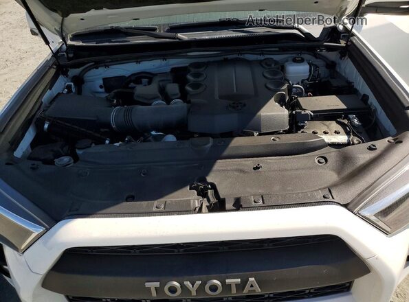 JTENU5JR1P6200506 2023 TOYOTA 4RUNNER Белый Вид подкапотного пространства