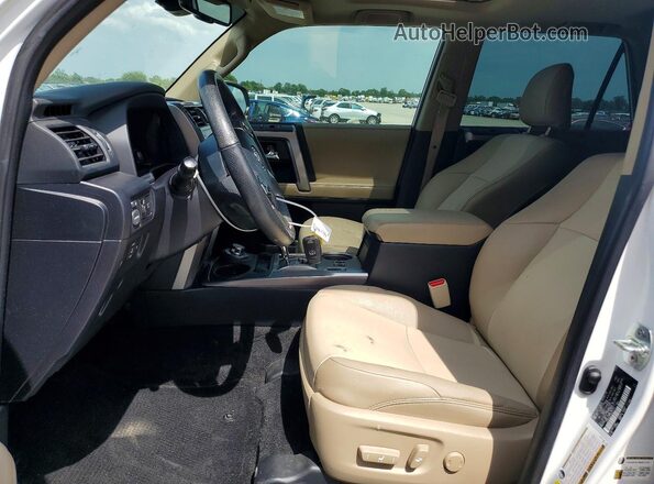 JTENU5JR1R6231774 2024 TOYOTA 4RUNNER White წინა სალონის ხედი