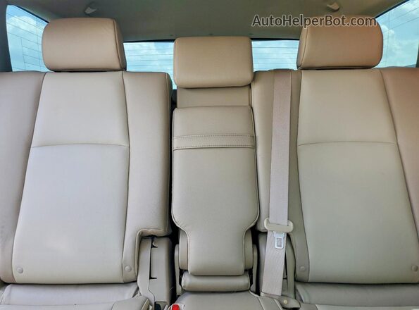 JTENU5JR1R6231774 2024 TOYOTA 4RUNNER White უკანა სავარძლების ხედი