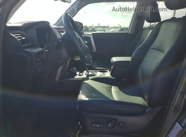 JTENU5JR2P6098679 2023 TOYOTA 4RUNNER Gray Widok wnętrza z przodu