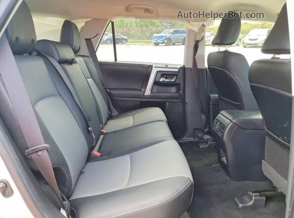 JTENU5JR2P6176183 2023 TOYOTA 4RUNNER Silver Սալոնի հետևի տեսք