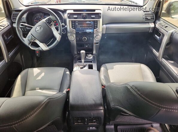 JTENU5JR4R6277034 2024 TOYOTA 4RUNNER White Առջևի վահանակի տեսք