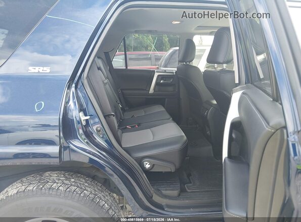 JTENU5JR7R6241256 2024 TOYOTA 4RUNNER Blue Vista de la etiqueta del VIN