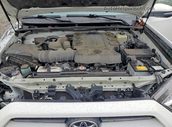JTENU5JR8M5903148 2021 TOYOTA 4RUNNER White უკანა სალონის ხედი