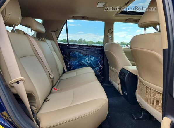 JTENU5JR8P6130969 2023 TOYOTA 4RUNNER Blue Vista interior trasera