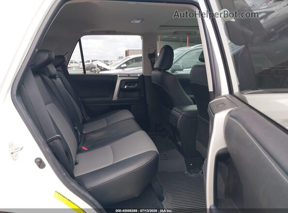 JTENU5JR9N6059939 2022 TOYOTA 4RUNNER White Вид наклейки з VIN-кодом