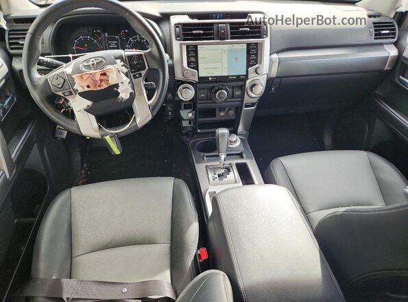 JTENU5JR9P6118068 2023 TOYOTA 4RUNNER Угольный Вид панели приборов