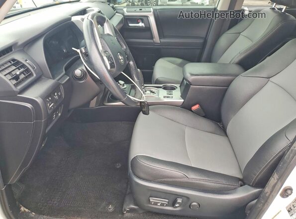 JTENU5JRXP6174004 2023 TOYOTA 4RUNNER White Սալոնի դիմացի տեսք