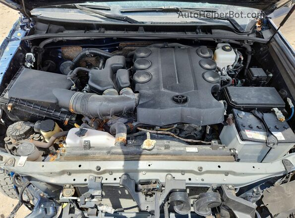 JTEPU5JR2R6233428 2024 TOYOTA 4RUNNER Blue Շարժիչի բաժամունքի տեսք