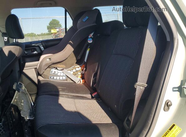 JTEPU5JR9P6095173 2023 TOYOTA 4RUNNER Зеленый Вид задних сидений