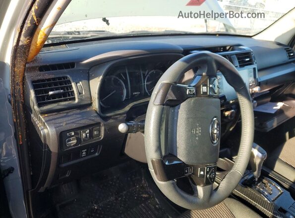 JTEPU5JR9P6095173 2023 TOYOTA 4RUNNER Зеленый Вид щитка приборов