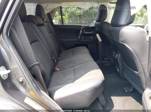 JTERU5JR0M5932757 2021 TOYOTA 4RUNNER Серый Вид наклейки с VIN-кодом