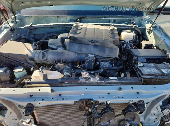 JTERU5JR0P6088833 2023 TOYOTA 4RUNNER Gray Вид підкапотного простору