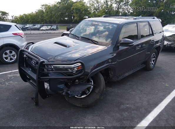 JTERU5JR0R6245456 2024 TOYOTA 4RUNNER Gray Vista tres cuartos delantera izquierda
