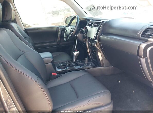 JTERU5JR1P6127705 2023 TOYOTA 4RUNNER Gray Front interior view