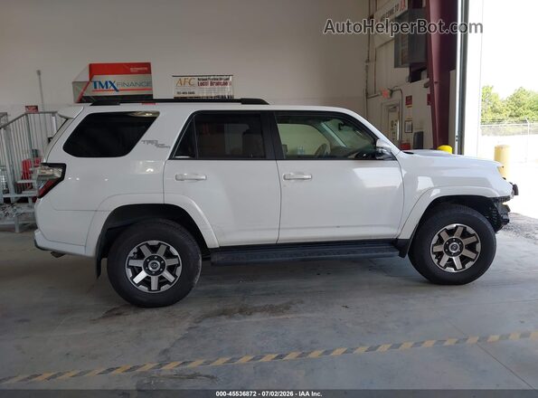 JTERU5JR3M5926628 2021 TOYOTA 4RUNNER White Սալոնի հետևի տեսք