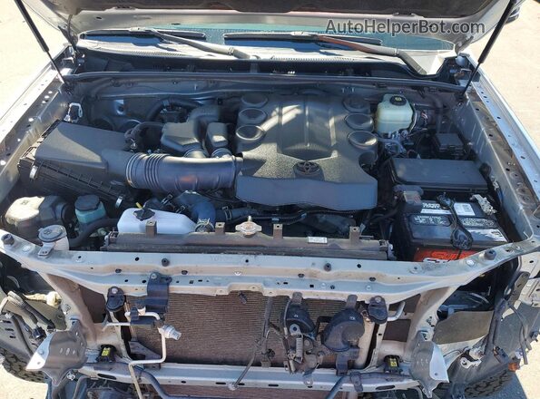 JTERU5JR4M5931014 2021 TOYOTA 4RUNNER Silver Vista interior trasera