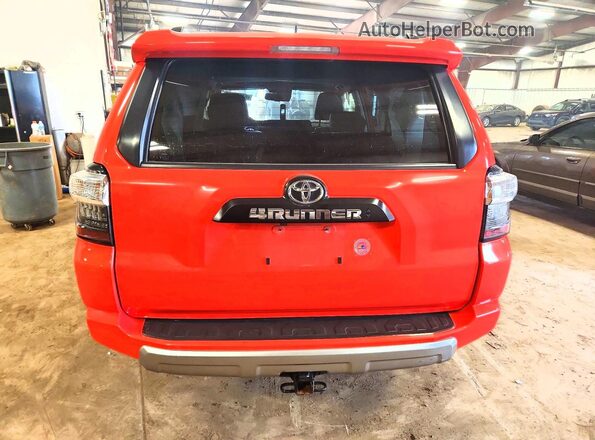 JTERU5JR4R6244827 2024 TOYOTA 4RUNNER Оранжевый Вид сзади