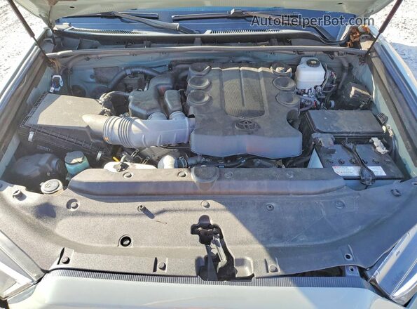JTERU5JR6P6179086 2023 TOYOTA 4RUNNER Gray Вид підкапотного простору