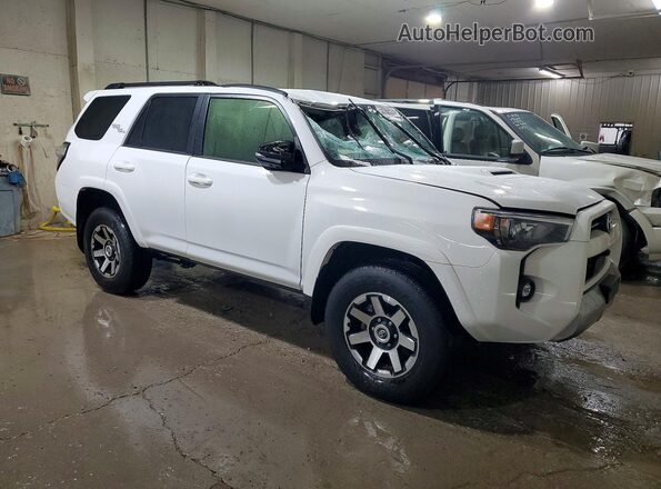 JTERU5JR6R6289350 2024 TOYOTA 4RUNNER Белый Передняя правая четверть