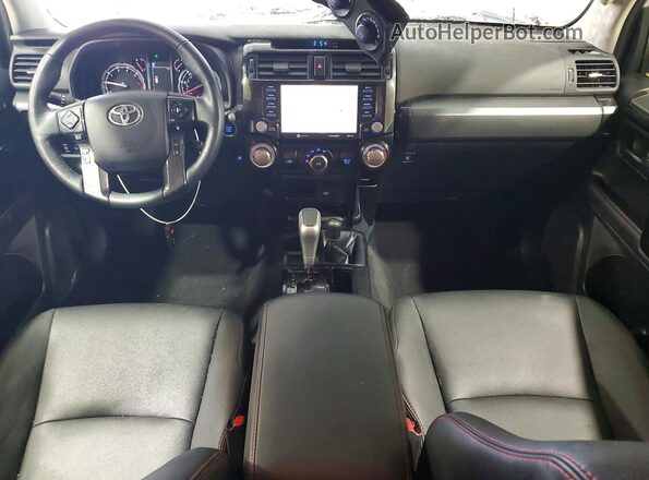 JTERU5JR6R6289350 2024 TOYOTA 4RUNNER Белый Вид панели приборов